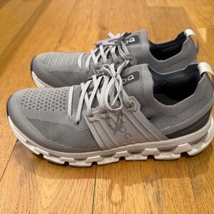 On Cloud Swift Men’s Running Shoes Gray and White Size 9